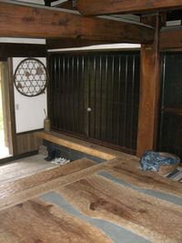 古民家修復　大材を使った玄関